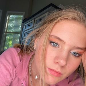 Meet your Posher, Molly